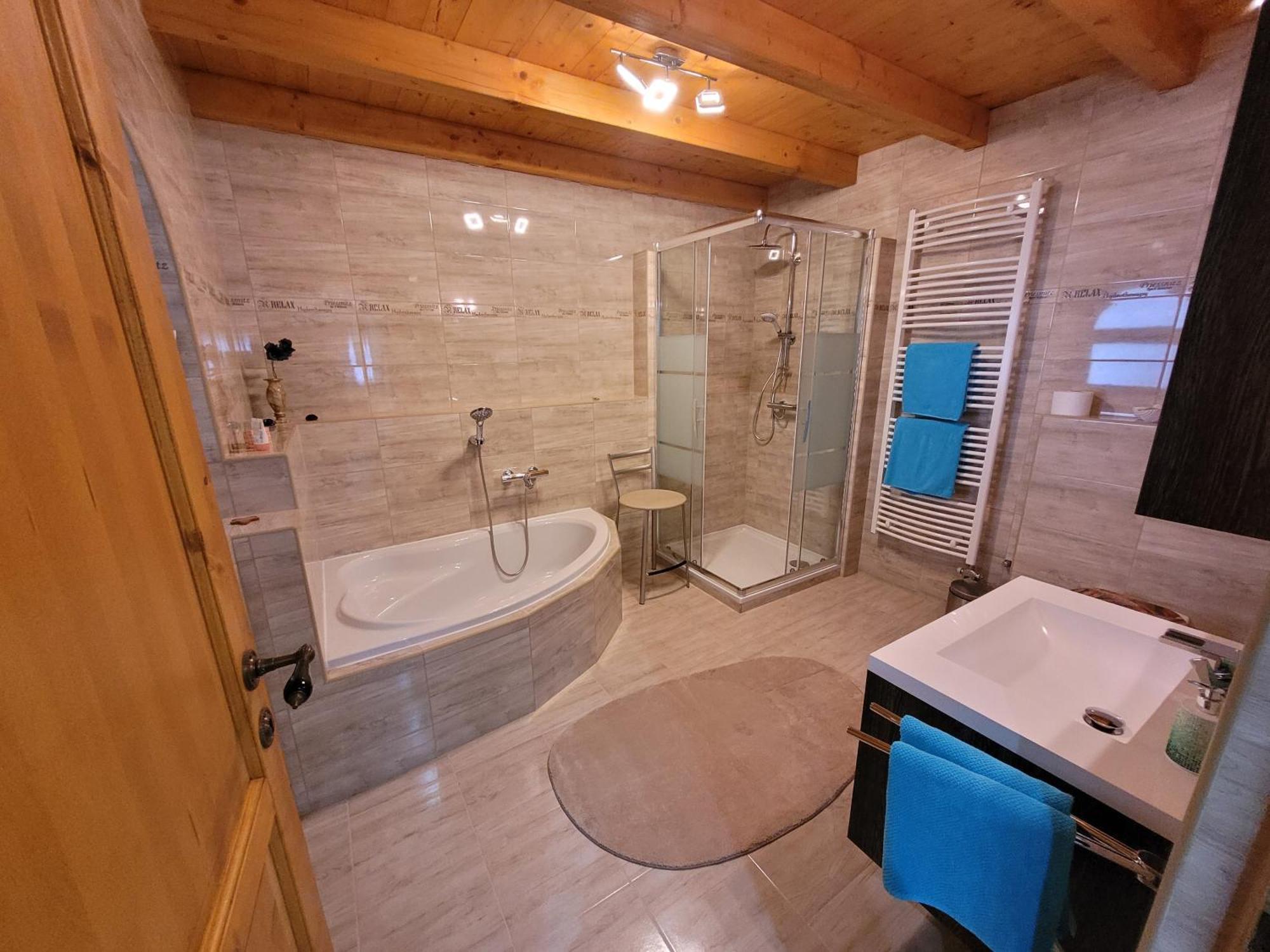 Villa Manipura à Szemenyecsörnye Extérieur photo